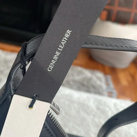 Banana Republic Black Leather Handbag - Picture 4 of 10